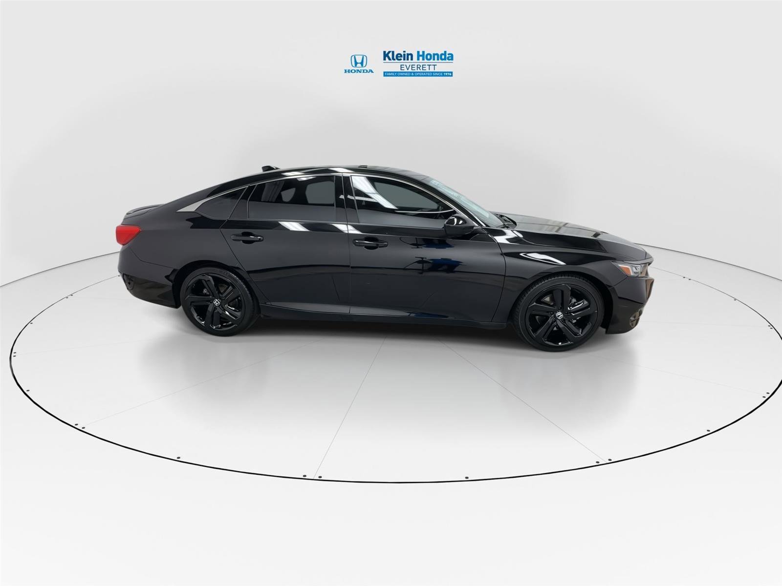 Used 2018 Honda Accord Sport image 3