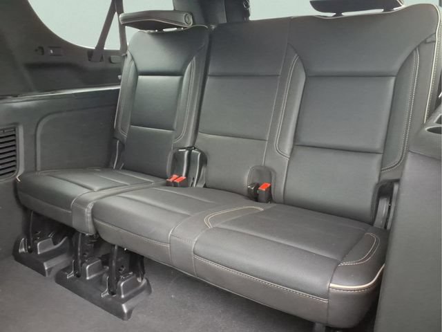 Used 2023 Chevrolet Suburban Premier AWD/4WD image 23
