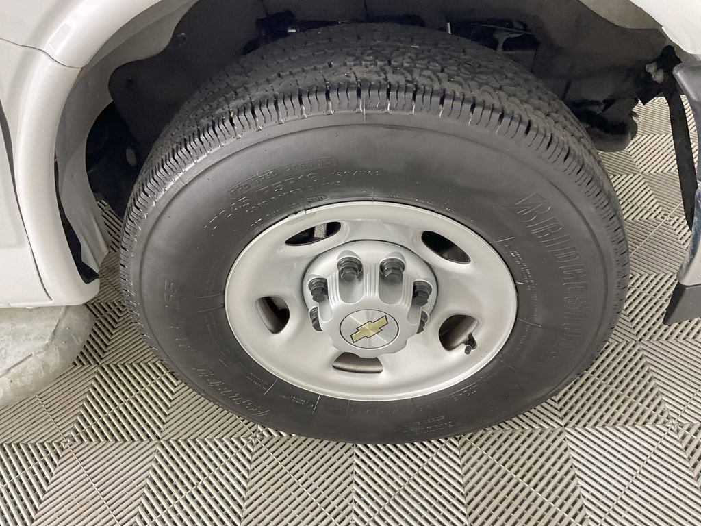 Used 2024 Chevrolet Express 2500 w/ Driver Convenience Package image 11