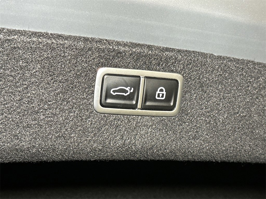 Used 2024 Genesis G80 image 7