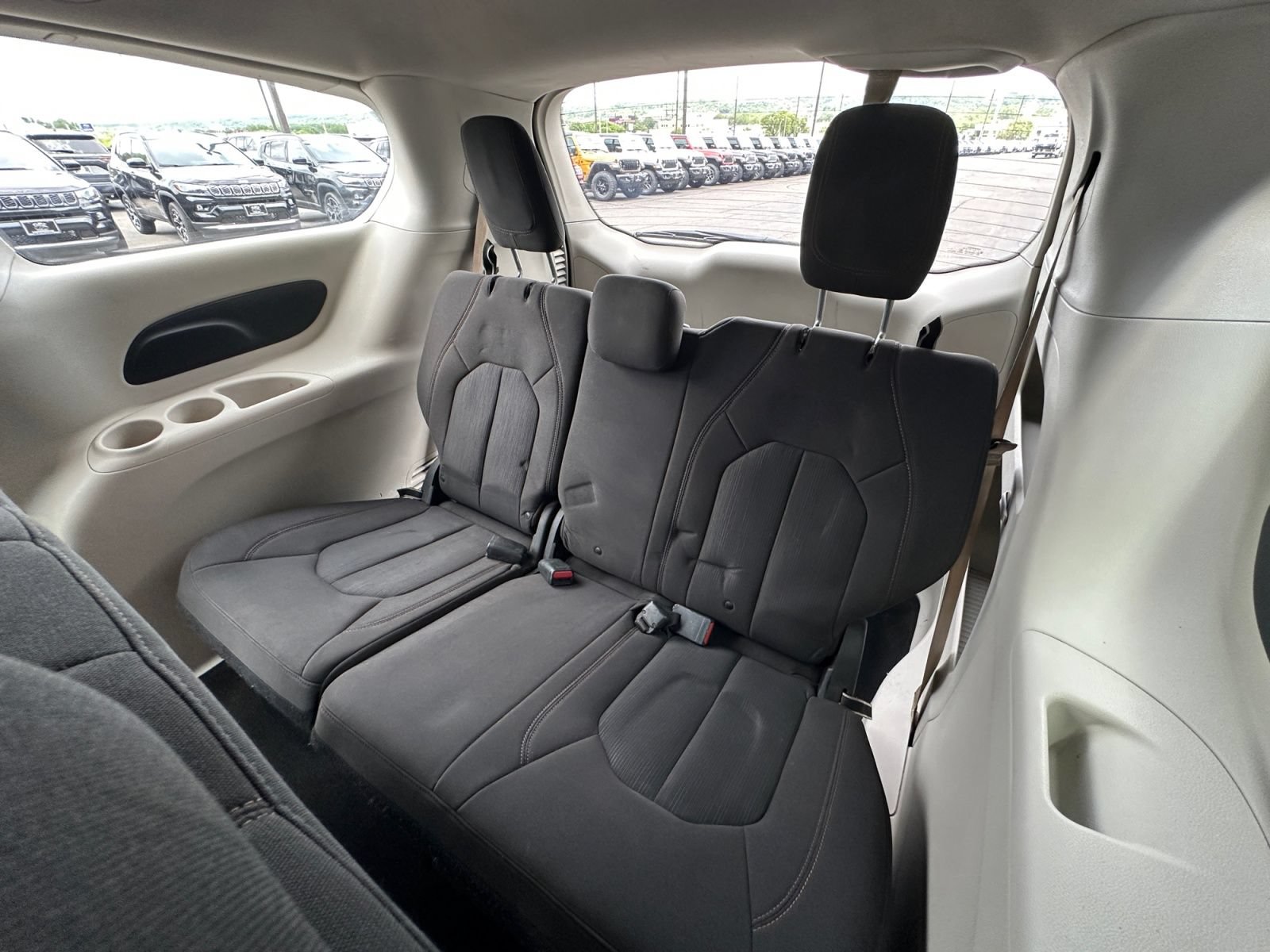 Used 2019 Chrysler Pacifica L FWD image 31
