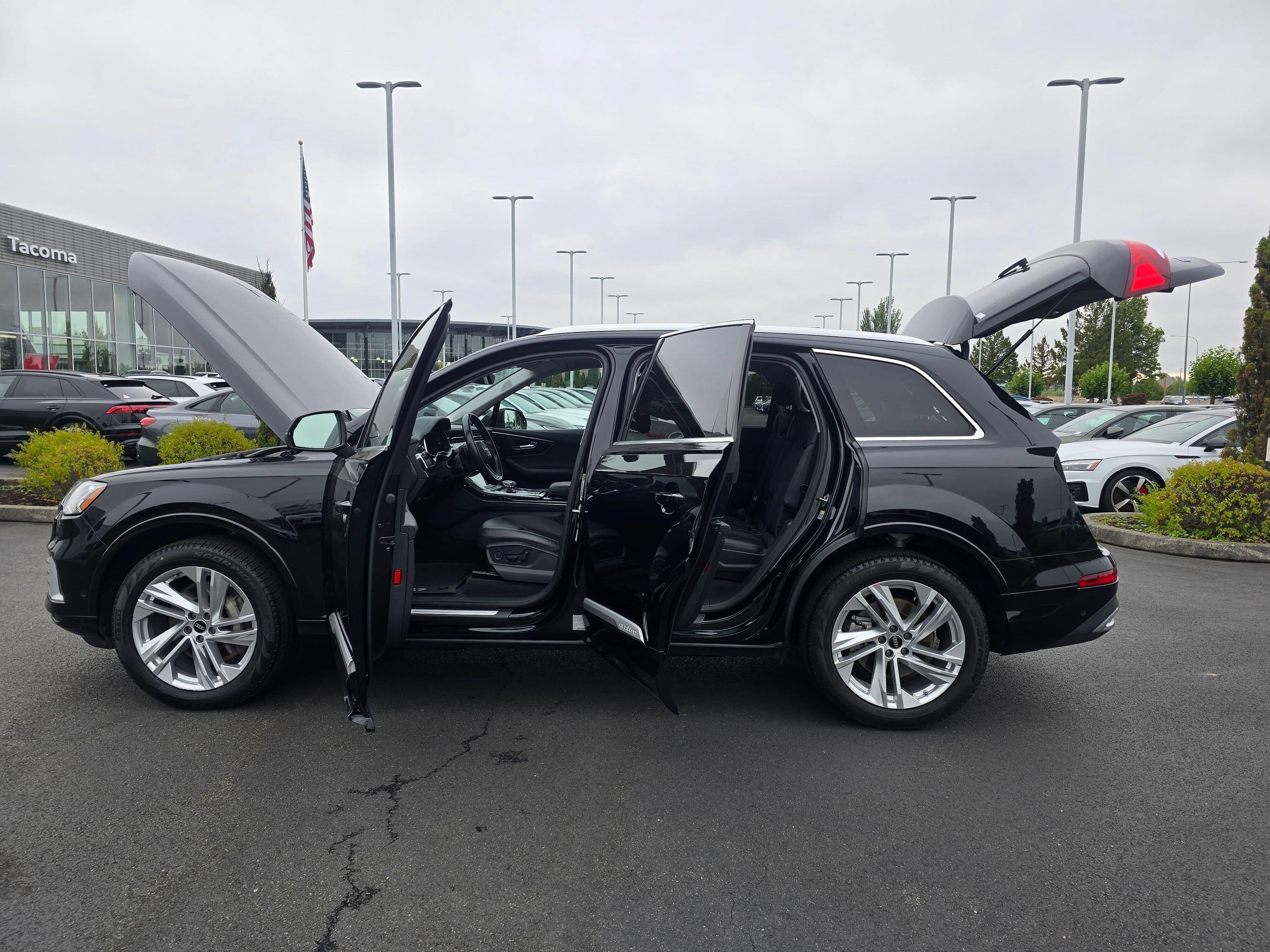 Used 2023 Audi Q7 3.0T Premium Plus w/ Premium Plus Package AWD/4WD image 11