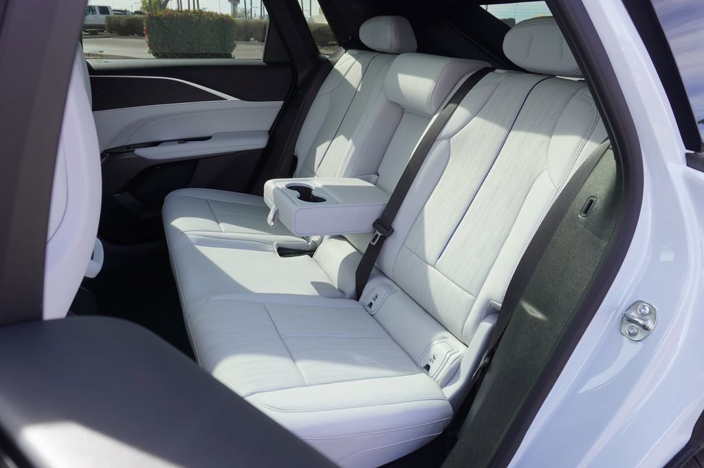 New 2026 Cadillac Lyriq Luxury image 8