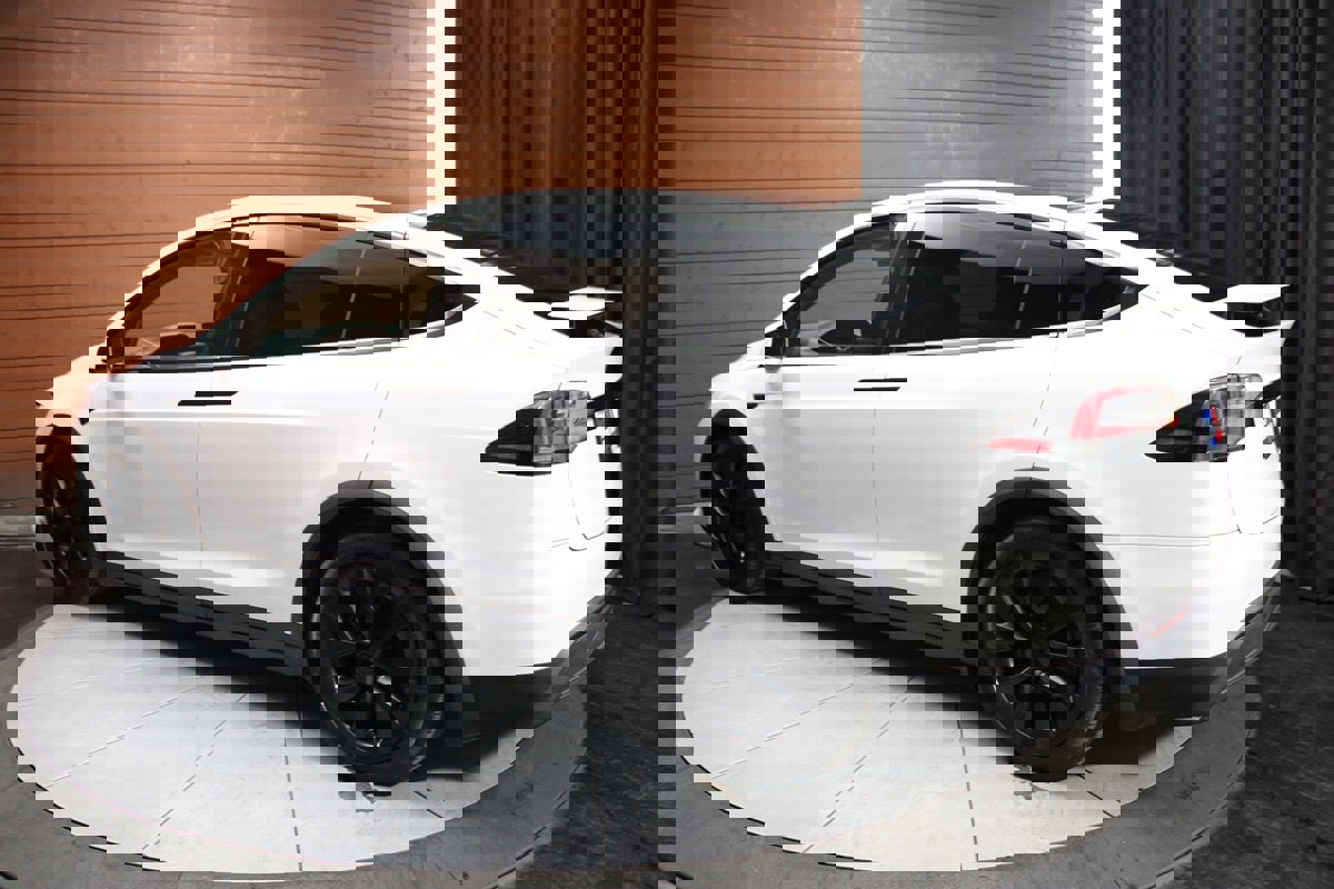 Used 2022 Tesla Model X Plaid image 51