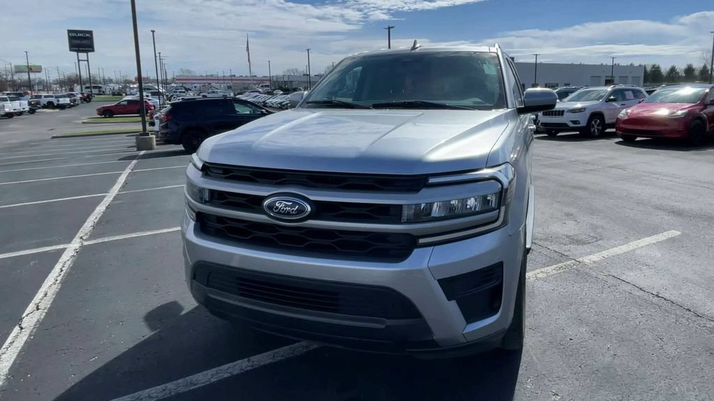 Used 2022 Ford Expedition XLT RWD image 5