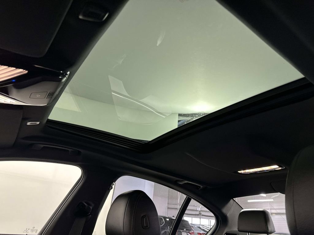 Used 2023 BMW 530e xDrive w/ Premium Package image 28