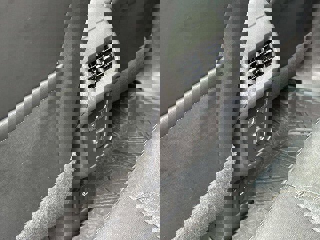 Used 2023 Chevrolet Equinox Premier image 12