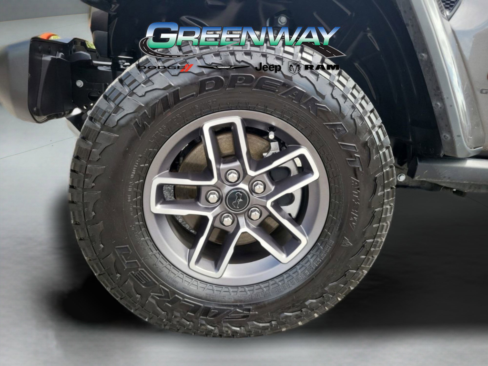 Used 2025 Jeep Gladiator Mojave w/ Convenience Group AWD/4WD image 31