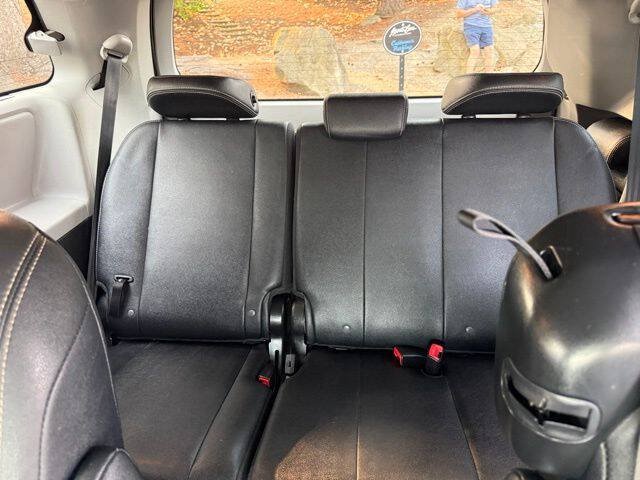 Used 2017 Toyota Sienna SE Premium FWD image 19