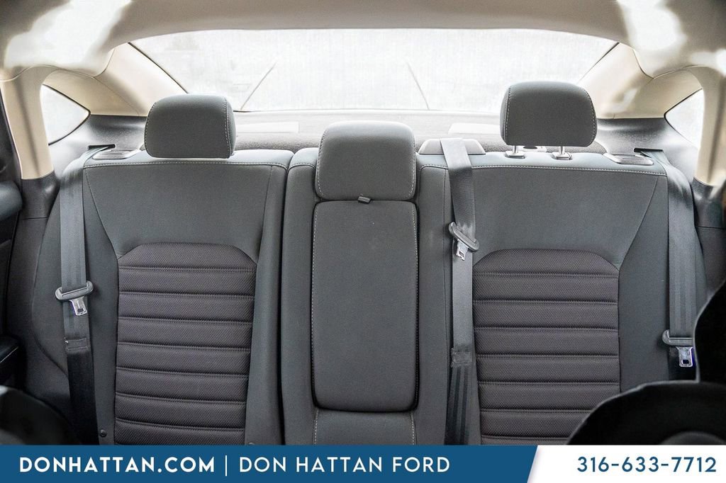 Used 2017 Ford Fusion SE w/ Fusion SE Technology Package image 20