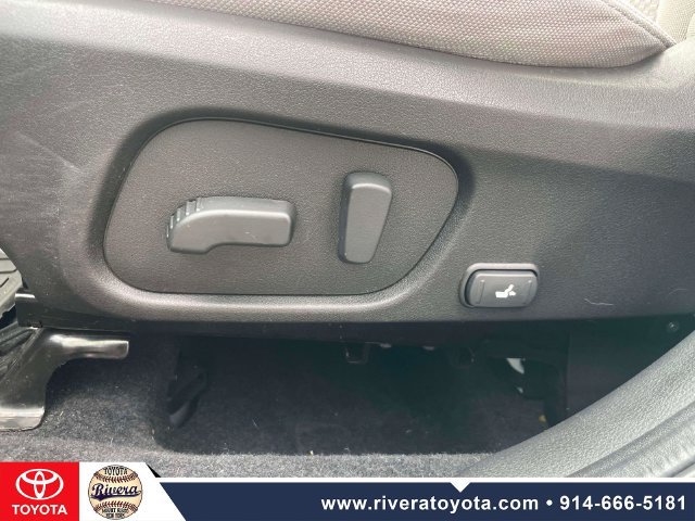 Used 2017 Subaru Forester 2.5i Premium w/ All-Weather Package AWD/4WD image 19