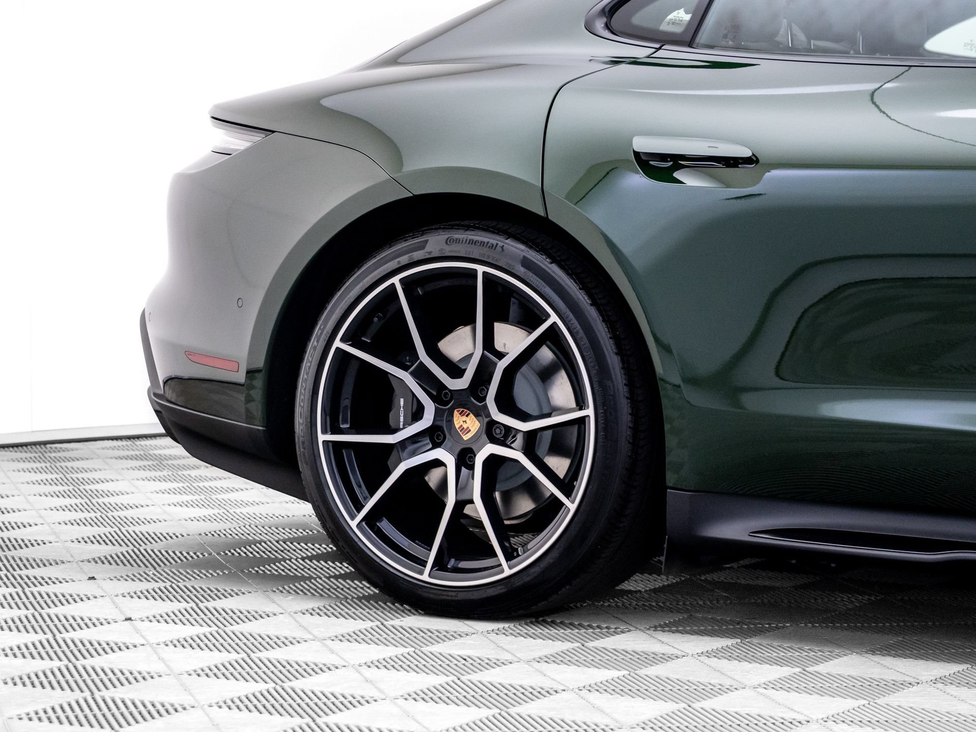 New 2026 Porsche Taycan AWD/4WD image 37