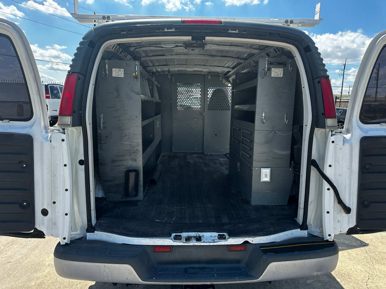 Used 2001 Chevrolet Express 1500 image 26