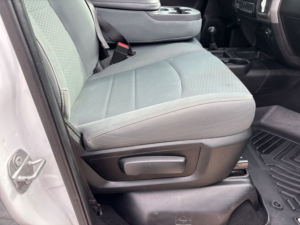 Used 2018 RAM 2500 Tradesman w/ Chrome Appearance Group image 27