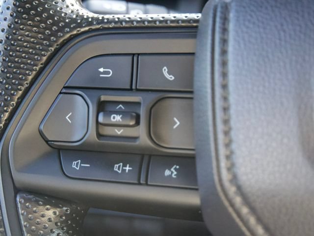 Used 2025 Toyota Tacoma SR5 AWD/4WD image 28