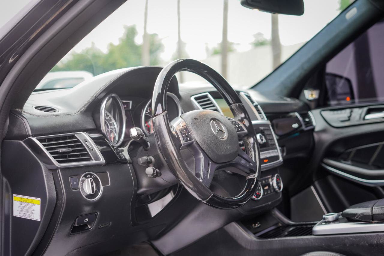 Used 2014 Mercedes-Benz GL 63 AMG 4MATIC image 11