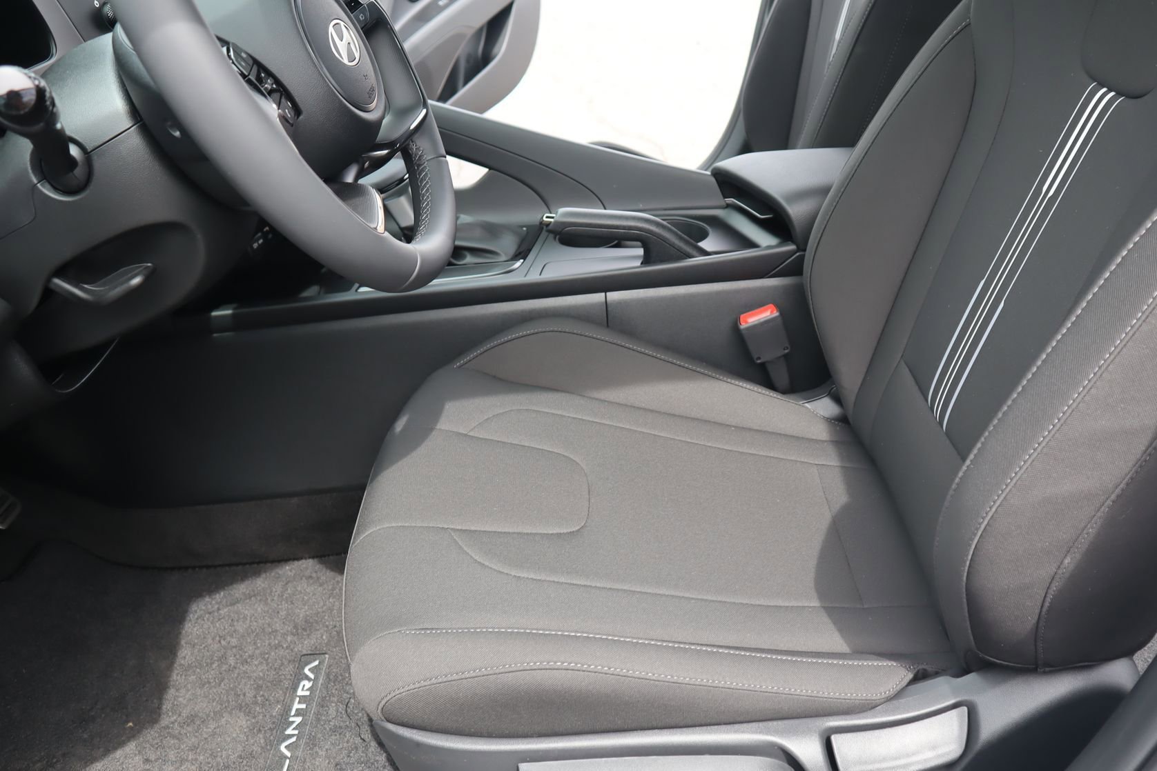 New 2025 Hyundai Elantra Sport image 16