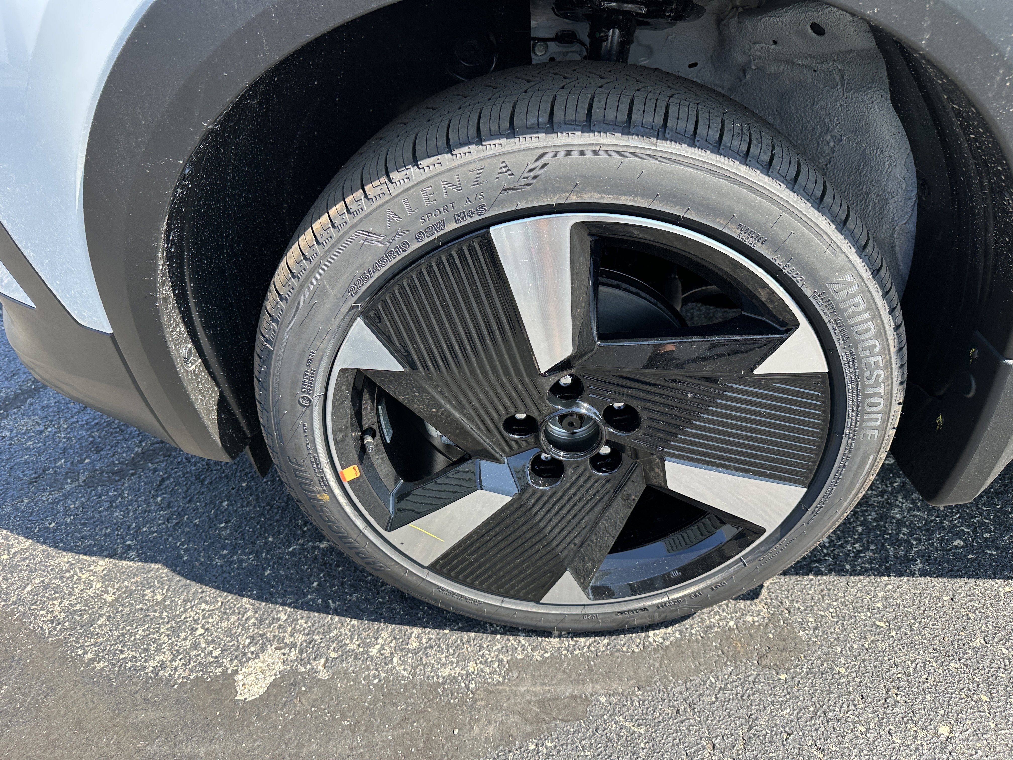 New 2026 Nissan Kicks SR w/ Cold Weather Package image 14