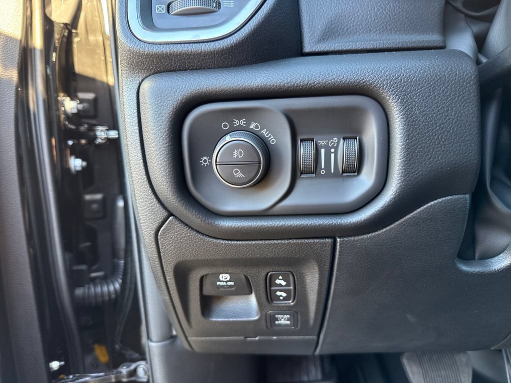 New 2027 RAM 1500 Laramie w/ Night Edition AWD/4WD image 12