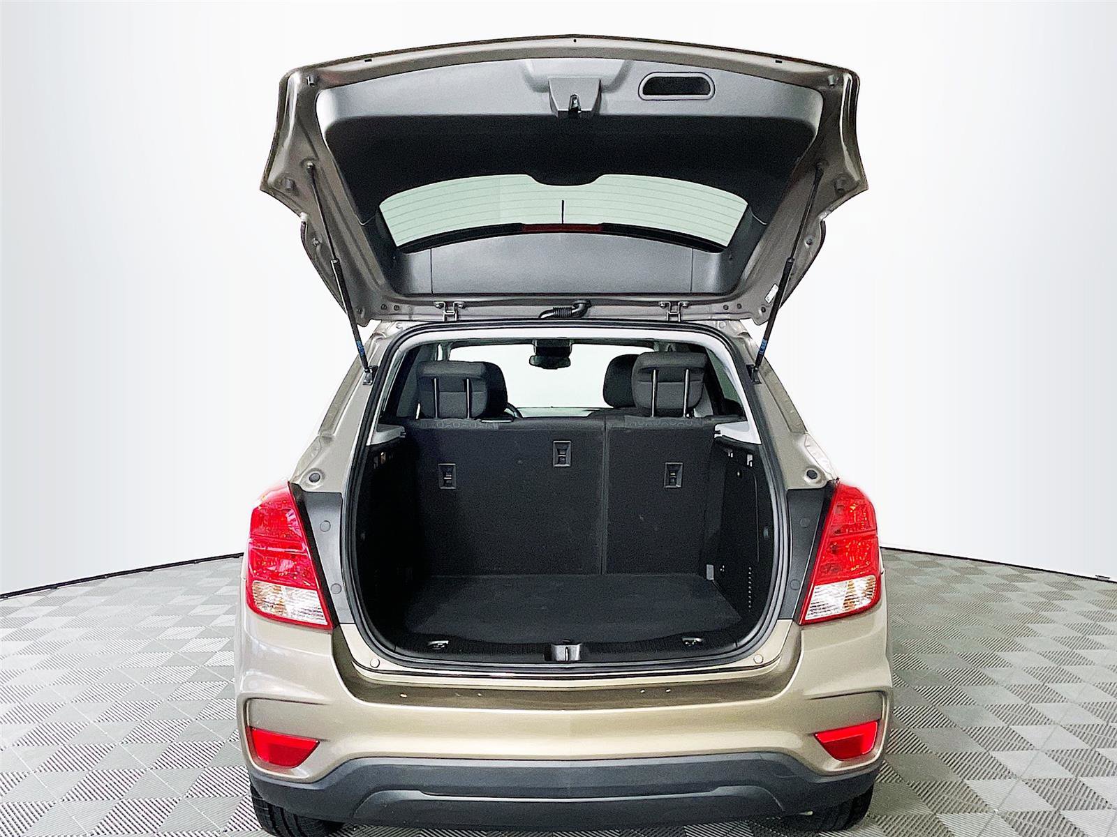 Used 2020 Chevrolet Trax LS w/ Tint and Cruise Package image 26