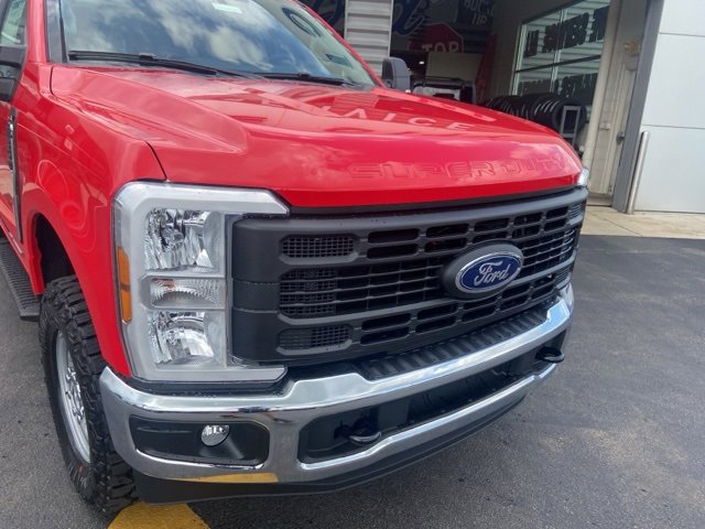 New 2025 Ford F350 4x4 Regular Cab Super Duty image 5