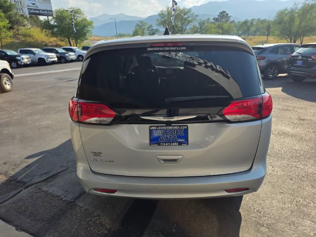 Used 2023 Chrysler Voyager LX FWD image 5