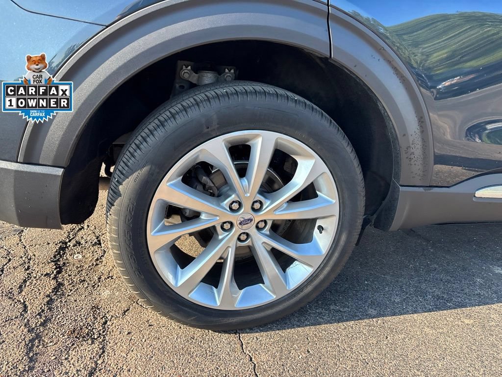 Used 2023 Ford Explorer Platinum w/ Technology Package AWD/4WD image 11