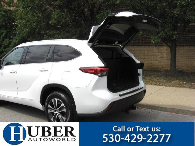 Used 2022 Toyota Highlander XLE AWD/4WD image 15