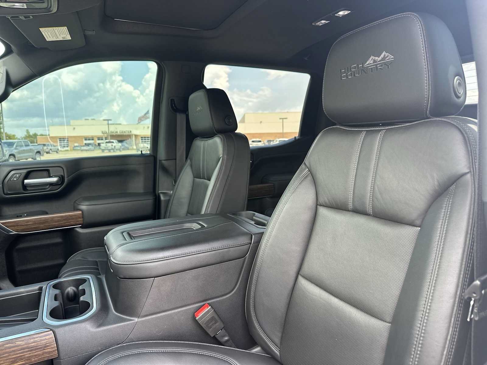 Certified 2021 Chevrolet Silverado 1500 High Country w/ Technology Package AWD/4WD image 10