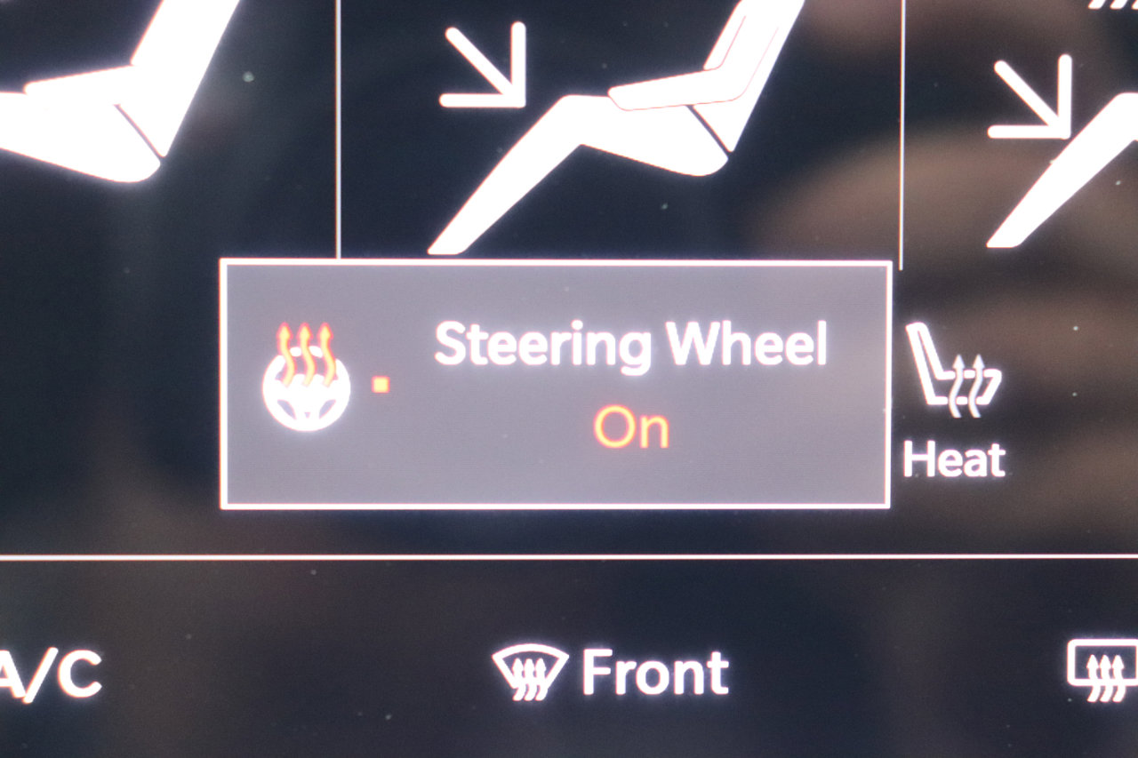 Used 2024 Chrysler Pacifica Limited image 41