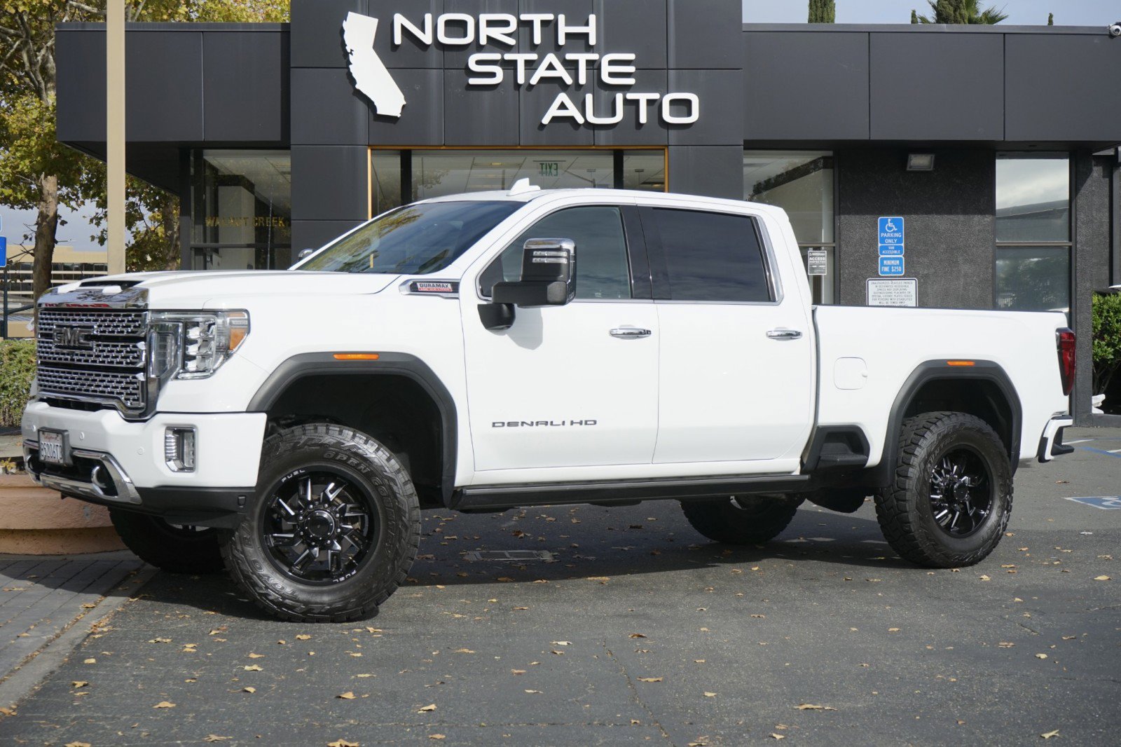 Used 2023 GMC Sierra 2500 Denali w/ Denali Ultimate Package