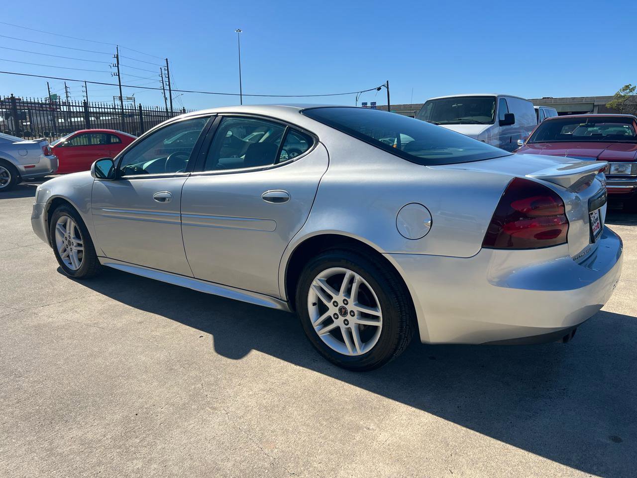 Used 2005 Pontiac Grand Prix GTP w/ Leather Trim Package image 4