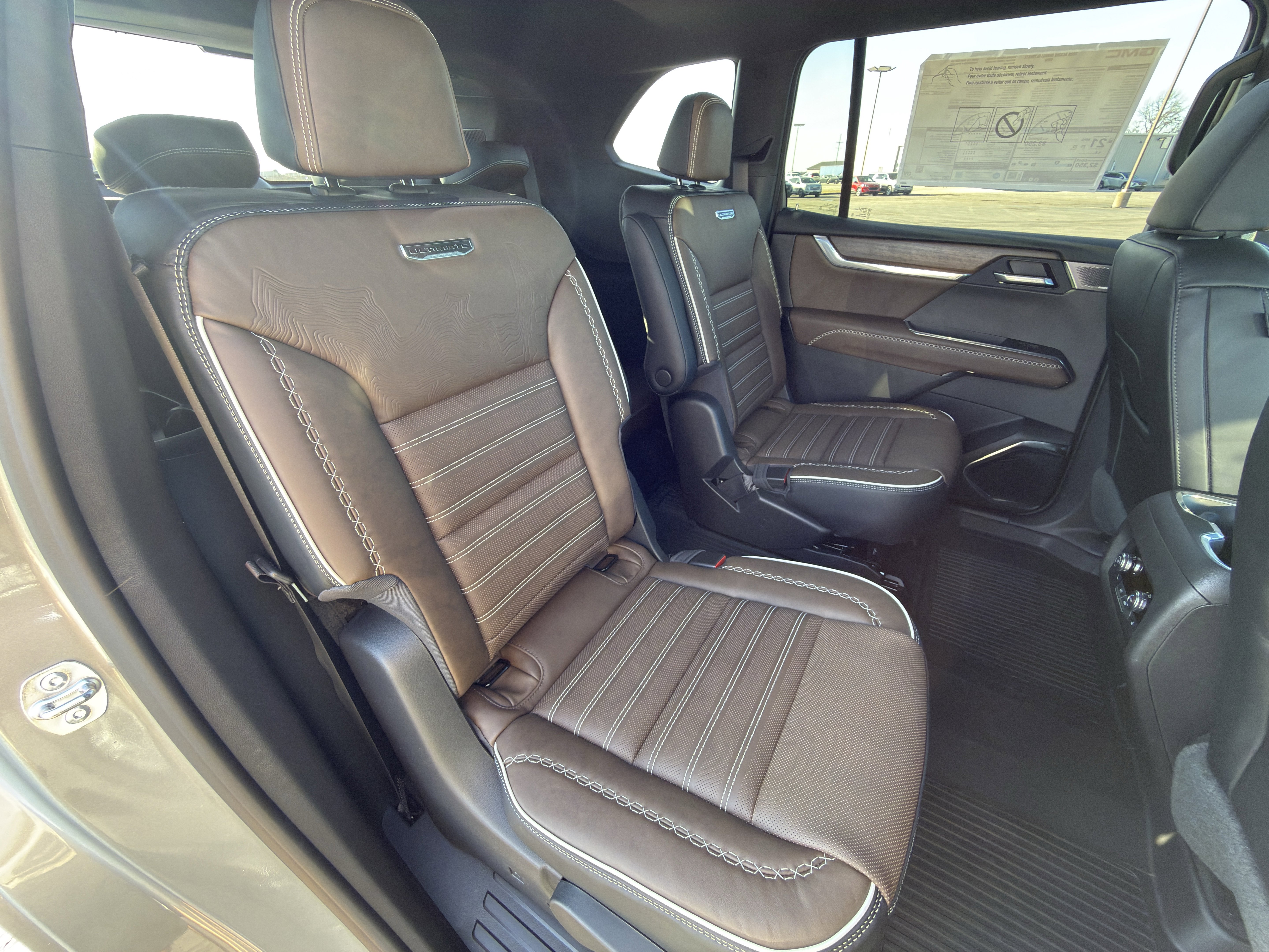 New 2026 GMC Acadia Denali Ultimate w/ LPO, Floor Liner Package image 17