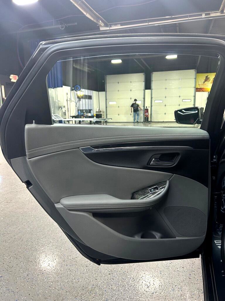 Used 2014 Chevrolet Impala LT w/ Convenience Package image 13