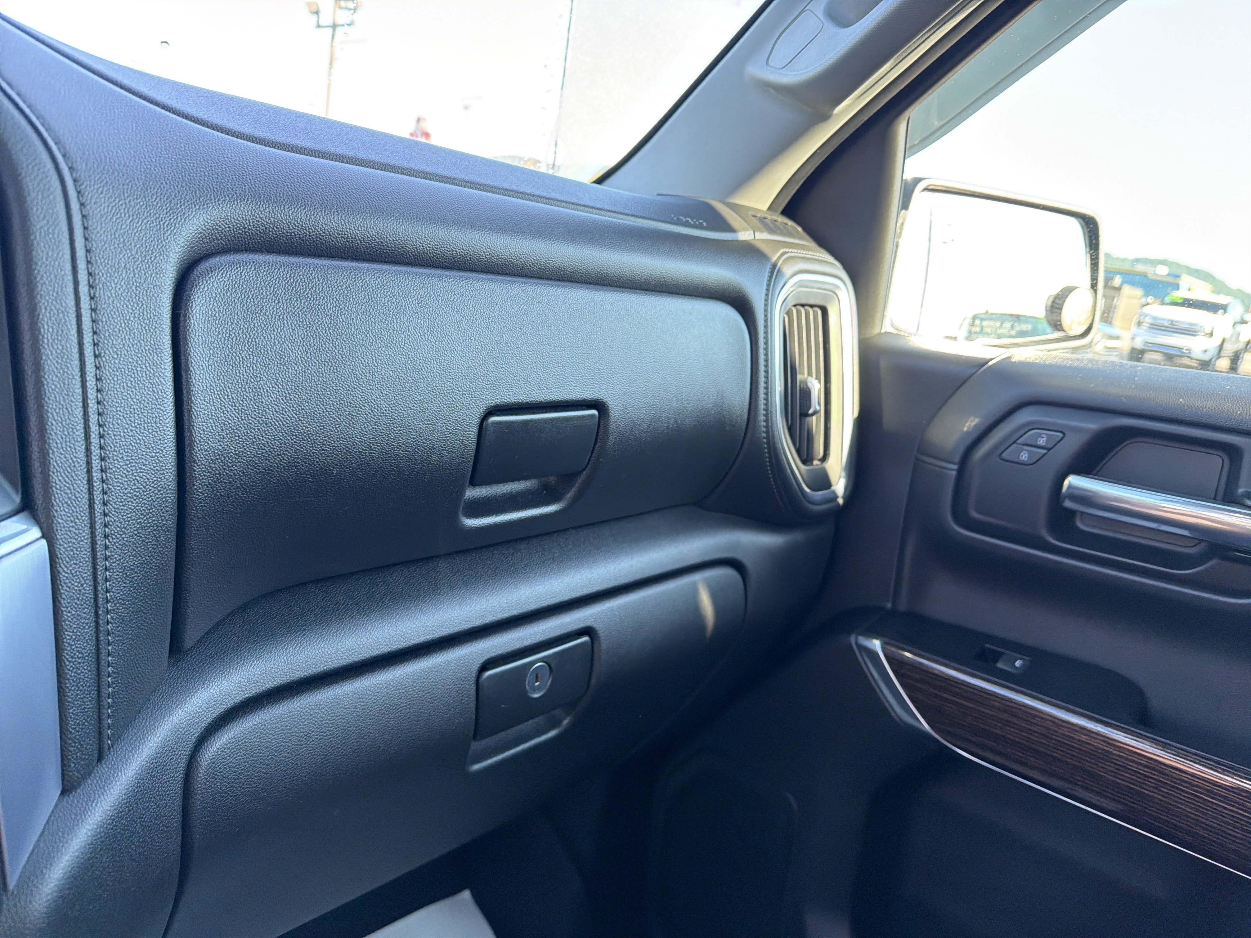 Used 2019 GMC Sierra 1500 SLE w/ SLE Value Package AWD/4WD image 25