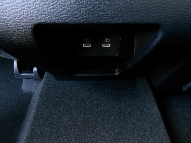 New 2025 Mitsubishi Outlander SE image 23