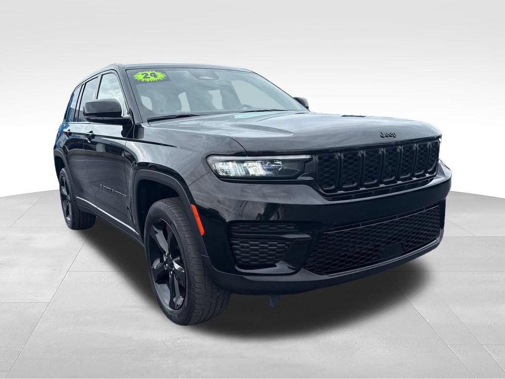 Used 2024 Jeep Grand Cherokee Altitude AWD/4WD image 18