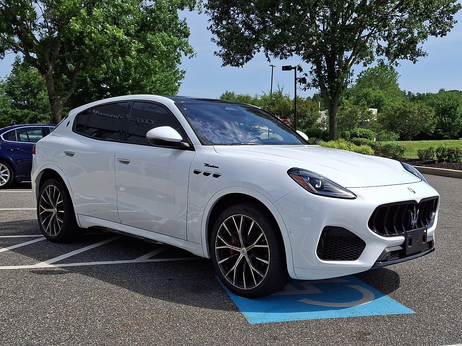 Used 2023 Maserati Grecale Modena AWD/4WD image 3
