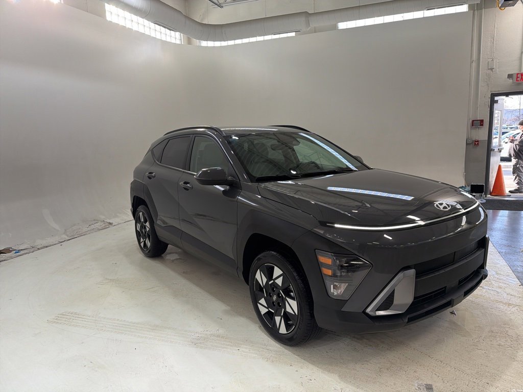 Used 2025 Hyundai Kona SEL image 3