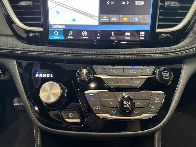 New 2027 Chrysler Pacifica Limited AWD/4WD image 3