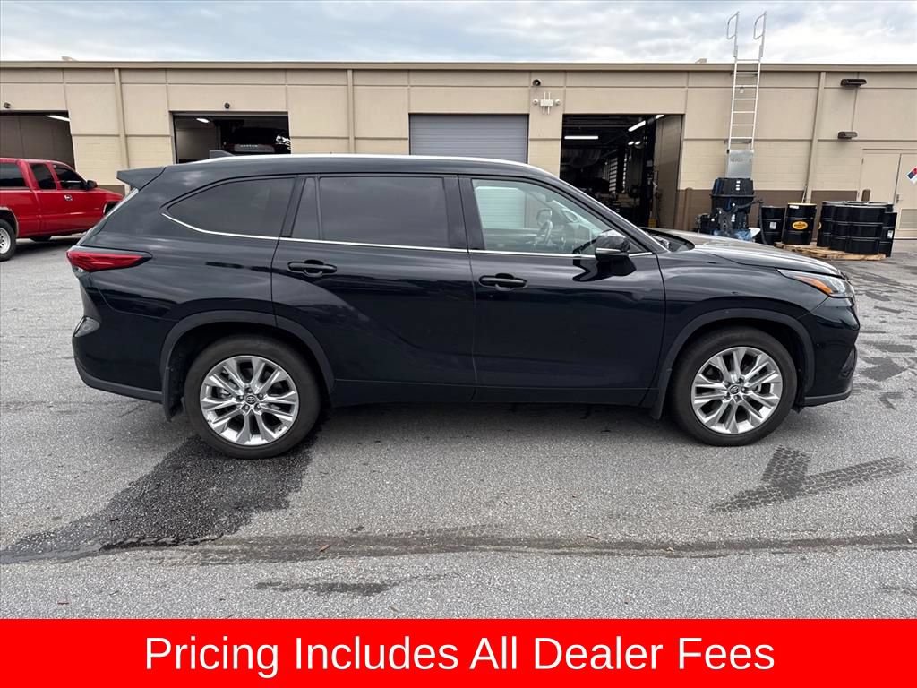 Used 2020 Toyota Highlander Limited AWD/4WD image 2