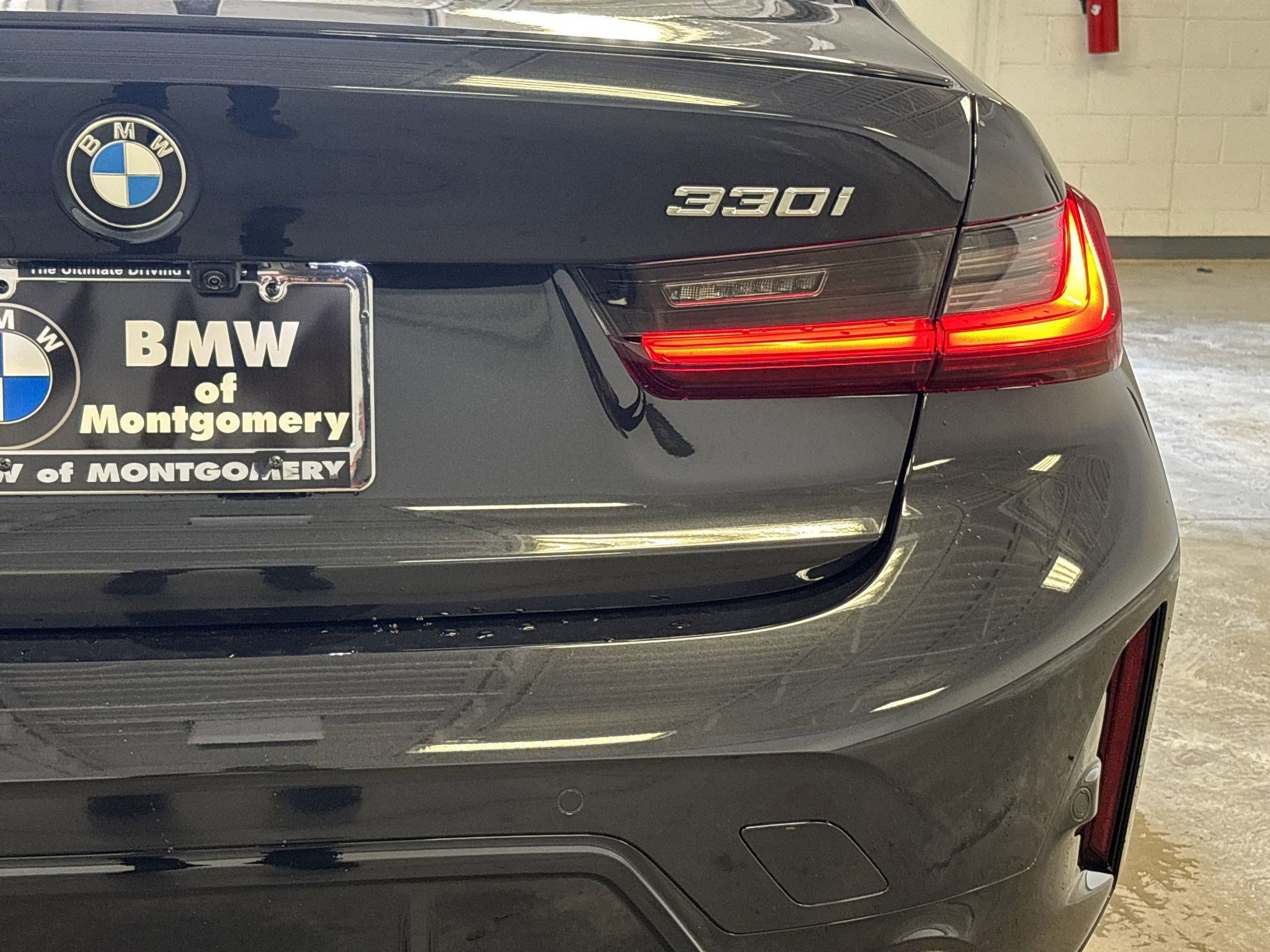 Used 2025 BMW 330i Sedan w/ M Sport Package image 23