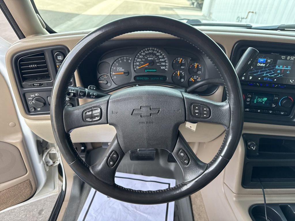 Used 2004 Chevrolet Suburban 2500 LT w/ Preferred Equipment Group image 18