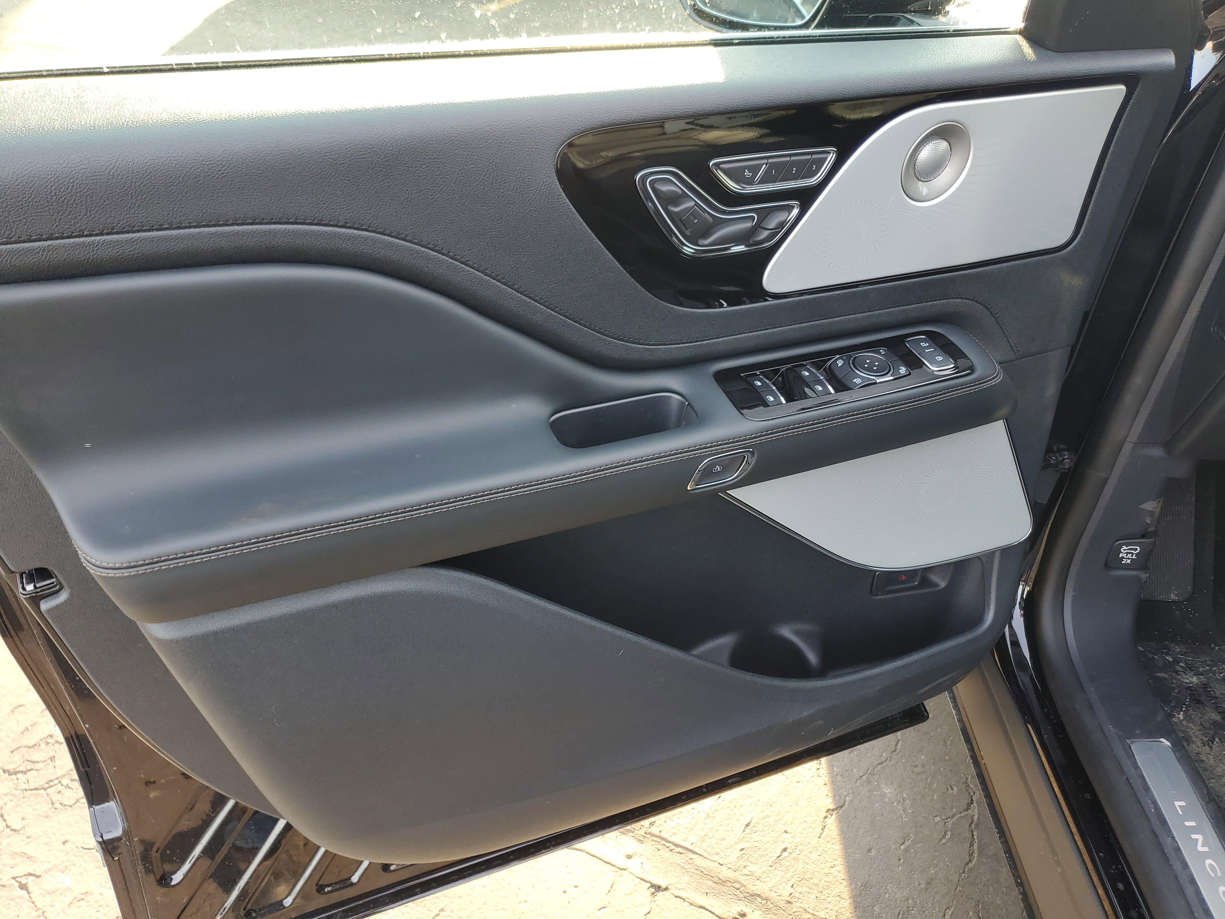 New 2026 Lincoln Aviator Reserve image 8