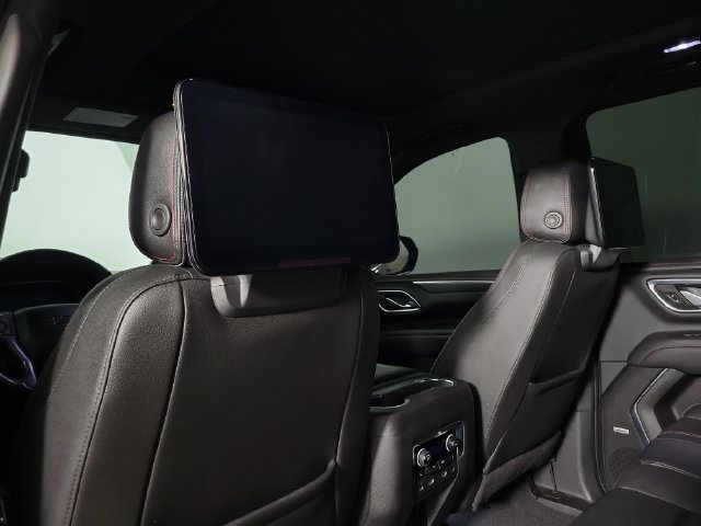 Used 2022 Chevrolet Suburban RST w/ Sport Performance Package RWD image 15