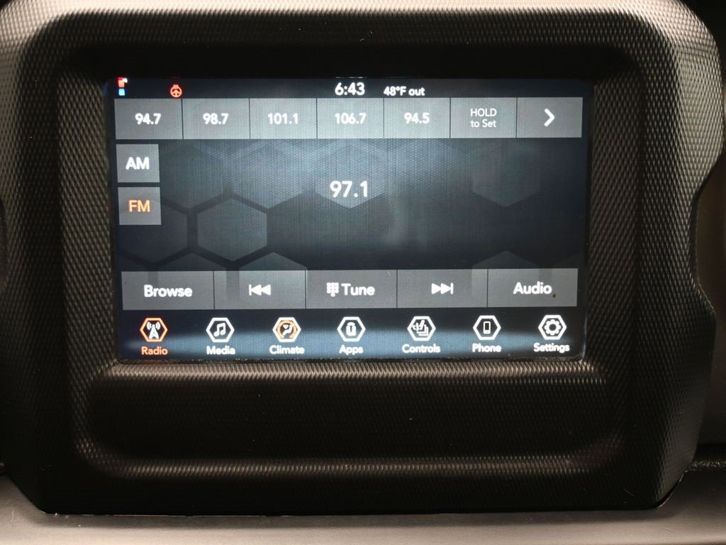 Certified 2022 Jeep Gladiator Willys image 24