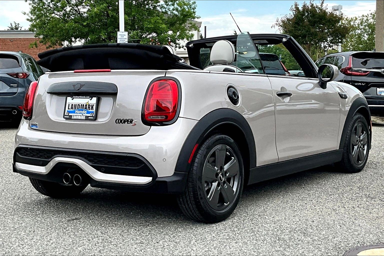 Used 2022 MINI Cooper S FWD image 2
