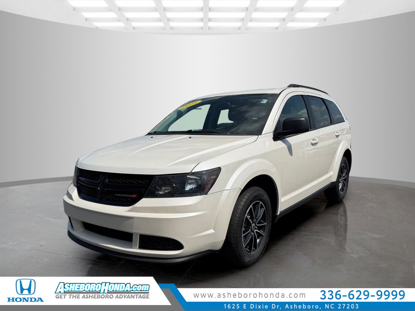 Used 2018 Dodge Journey SE w/ Connectivity Group image 1