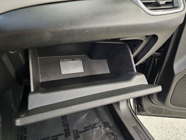 Used 2018 Chevrolet Equinox LS FWD image 28