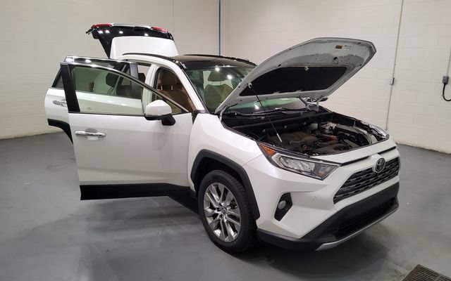 Used 2020 Toyota RAV4 Limited AWD/4WD image 10